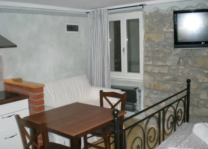 皮兰佩福克公寓 * 皮兰